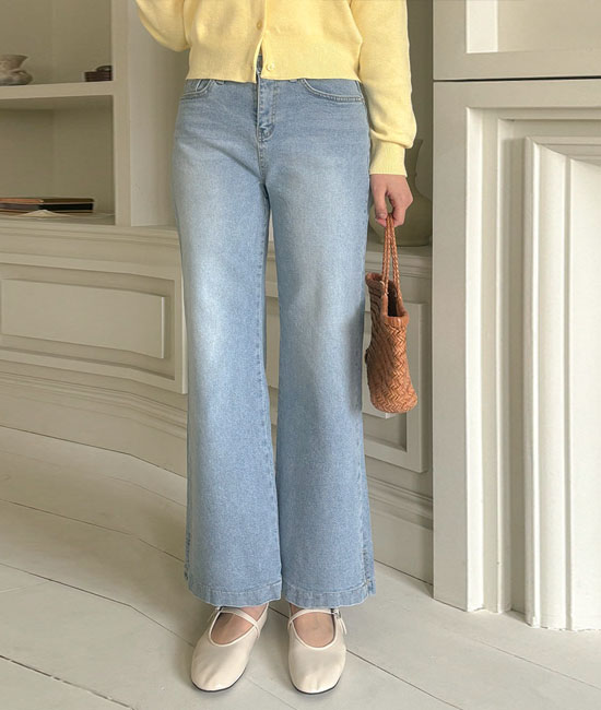 スプリングストレートデニムパンツ