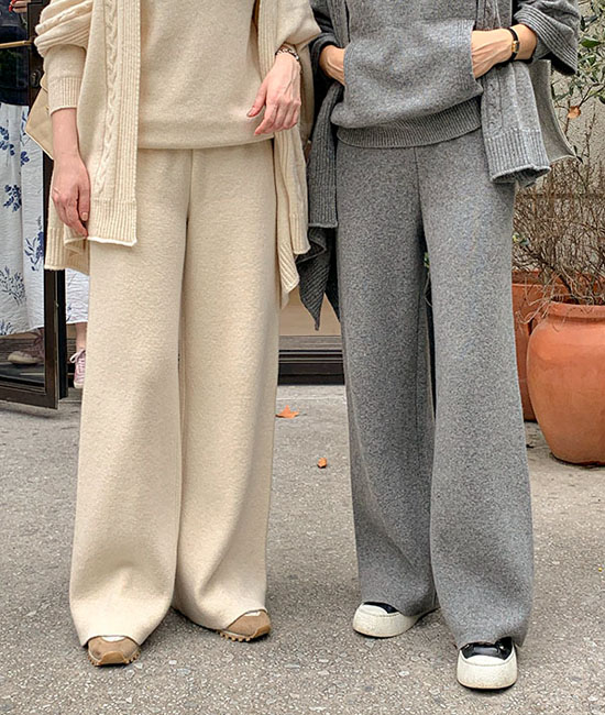 ココストレートニットパンツ