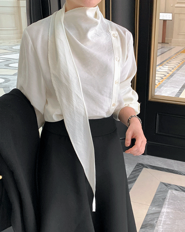 ローリンタイブラウス