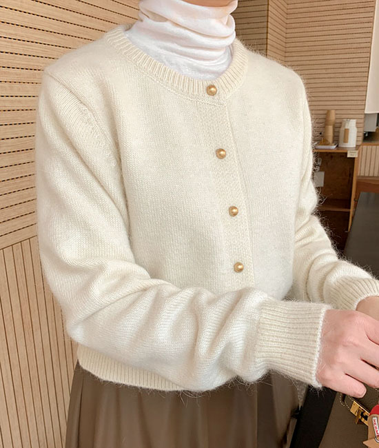 アンゴラゴールドボタンカーディガン