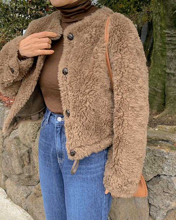 リアルウールボタンムスタング