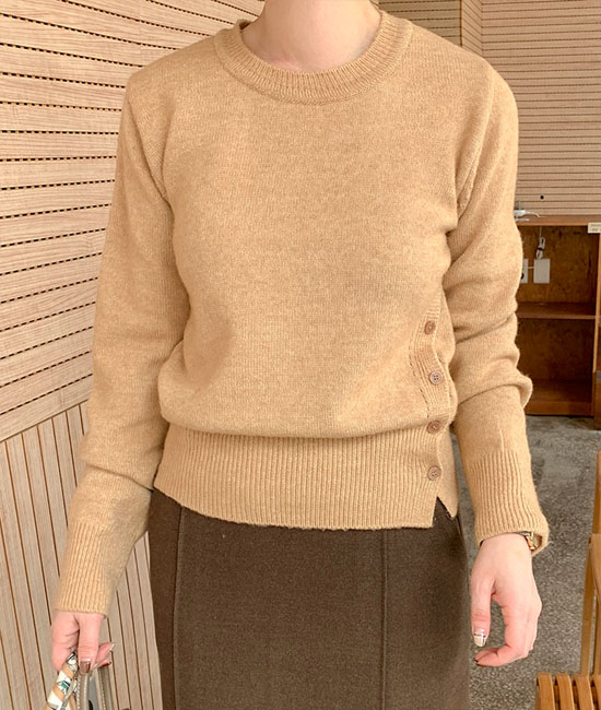 サイドボタンラウンドニット