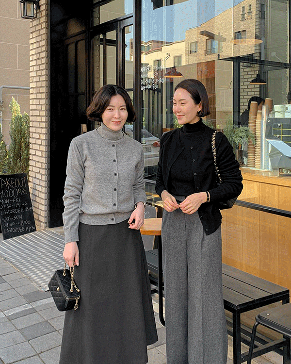 ミニマルウールカーディガン