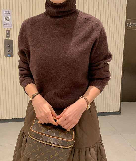 ウール100 ホールガメント ポロニット