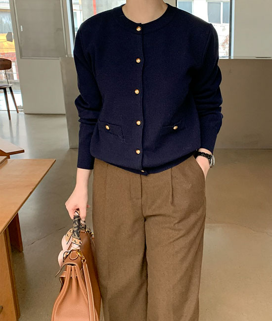 ゴールドボタンカーディガン