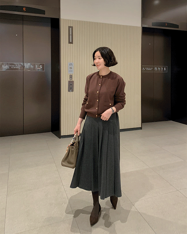 ゴールドボタンカーディガン