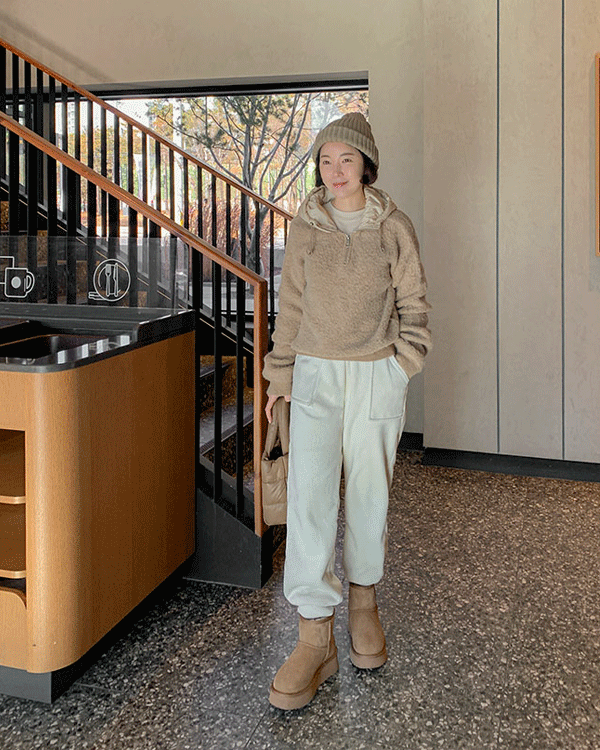 ヘアリーパディングフードニット