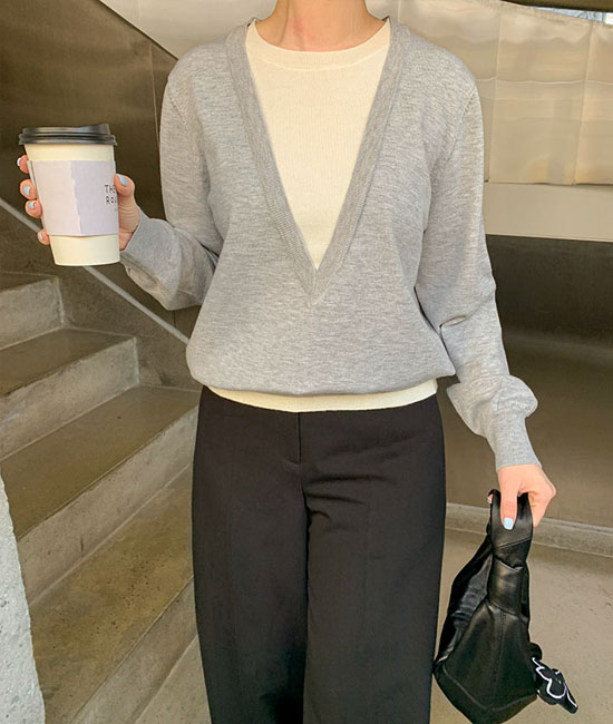 부이넥 레이어드 니트