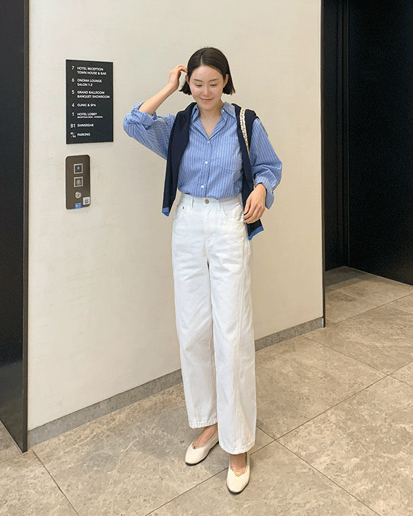 ホワイトバギーパンツ