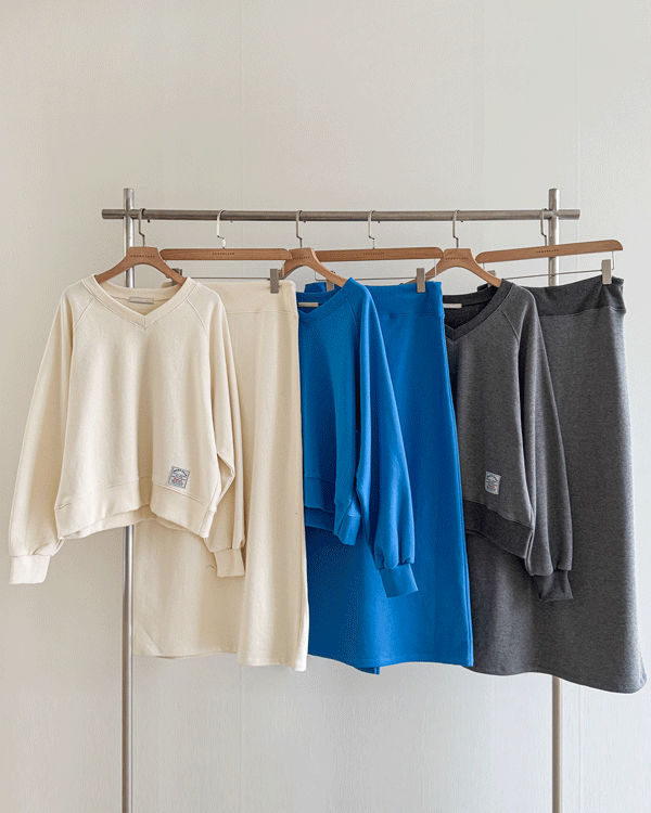 부이넥 맨투맨 스커트 세트