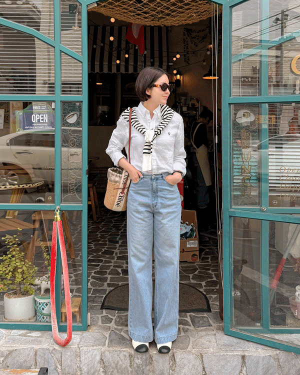 ウェイズ 淡い青色デニムパンツ