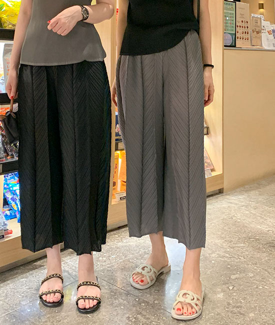斜線ボリューム プリッツパンツ